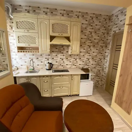 Man Apartment Chernivtsi Exterior photo
