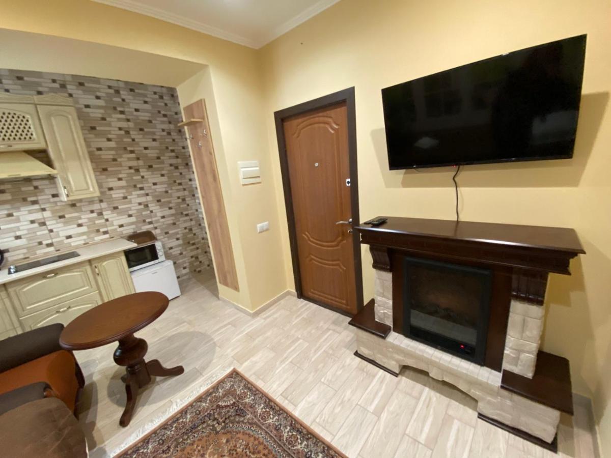 Apartment Man